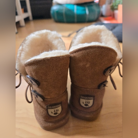 Bearpaw Toddler Size 9 Boots - Picture 2 of 4